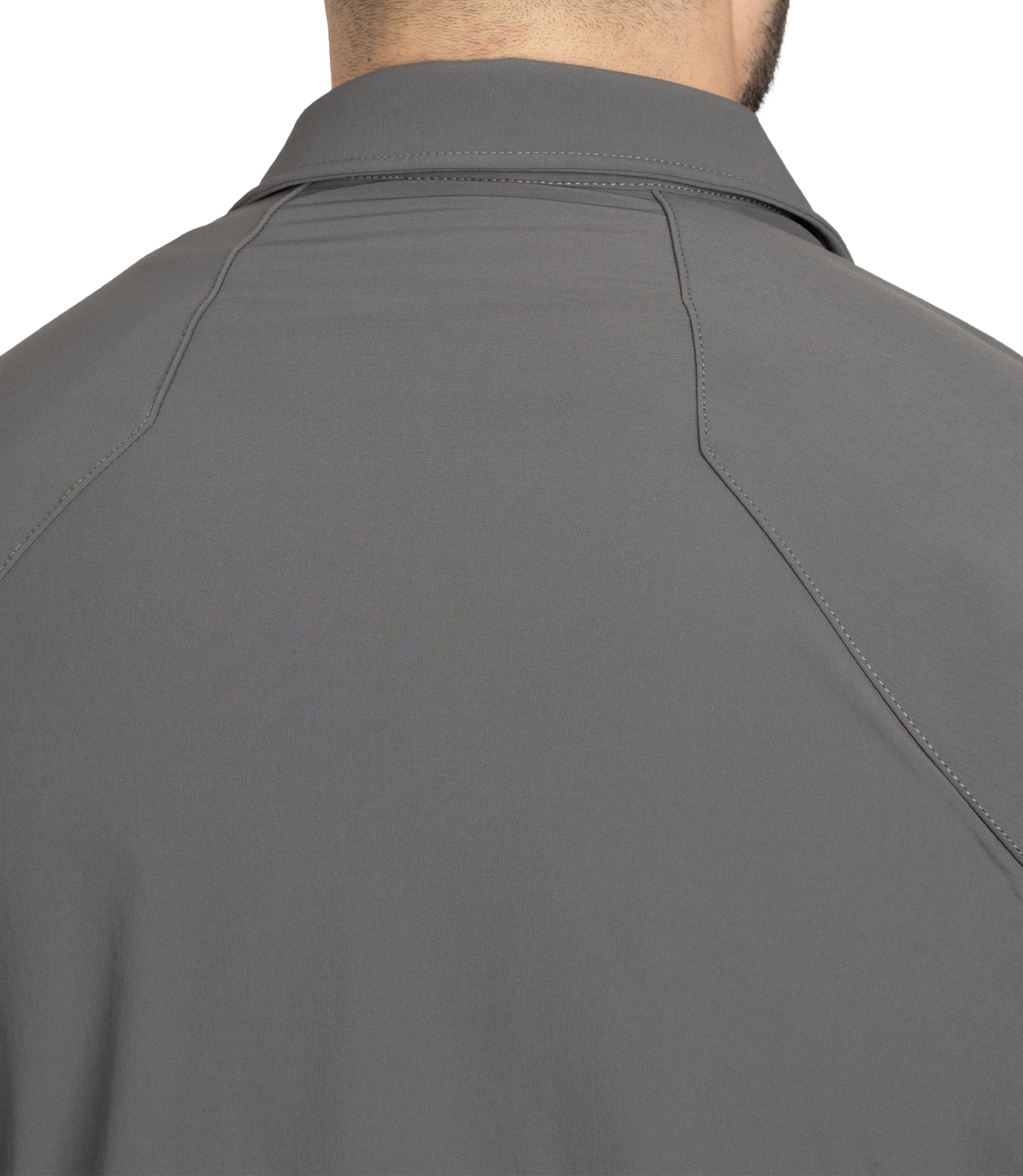 Close-up of Split Yoke on Men's Pro Duty Pullover in Wolf Grey |color_wolf grey