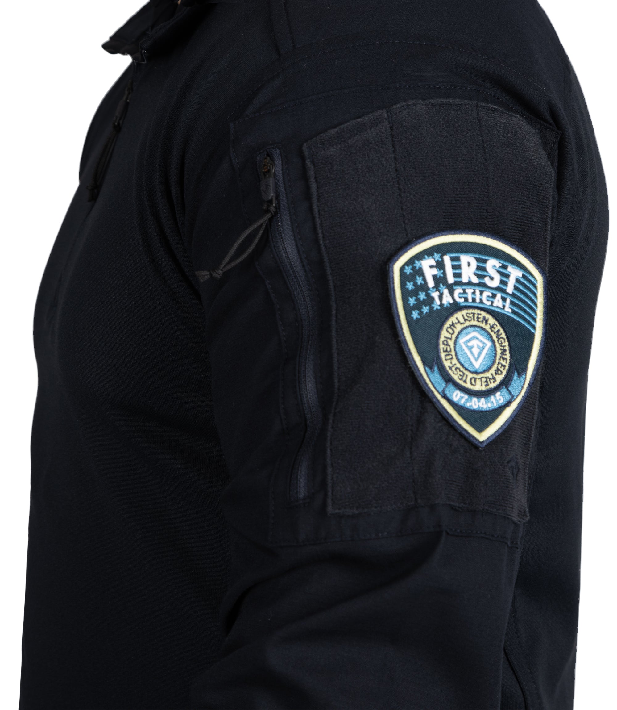 Closed Arm Pocket of Men's V2 Responder Shirt in Midnight Navy |color_midnight navy