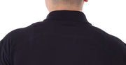 Le panneau en maille tricotée intégré est placé à l'arrière du col, offrant une ventilation pour vous garder à l'aise pendant que vous restez en mouvement.