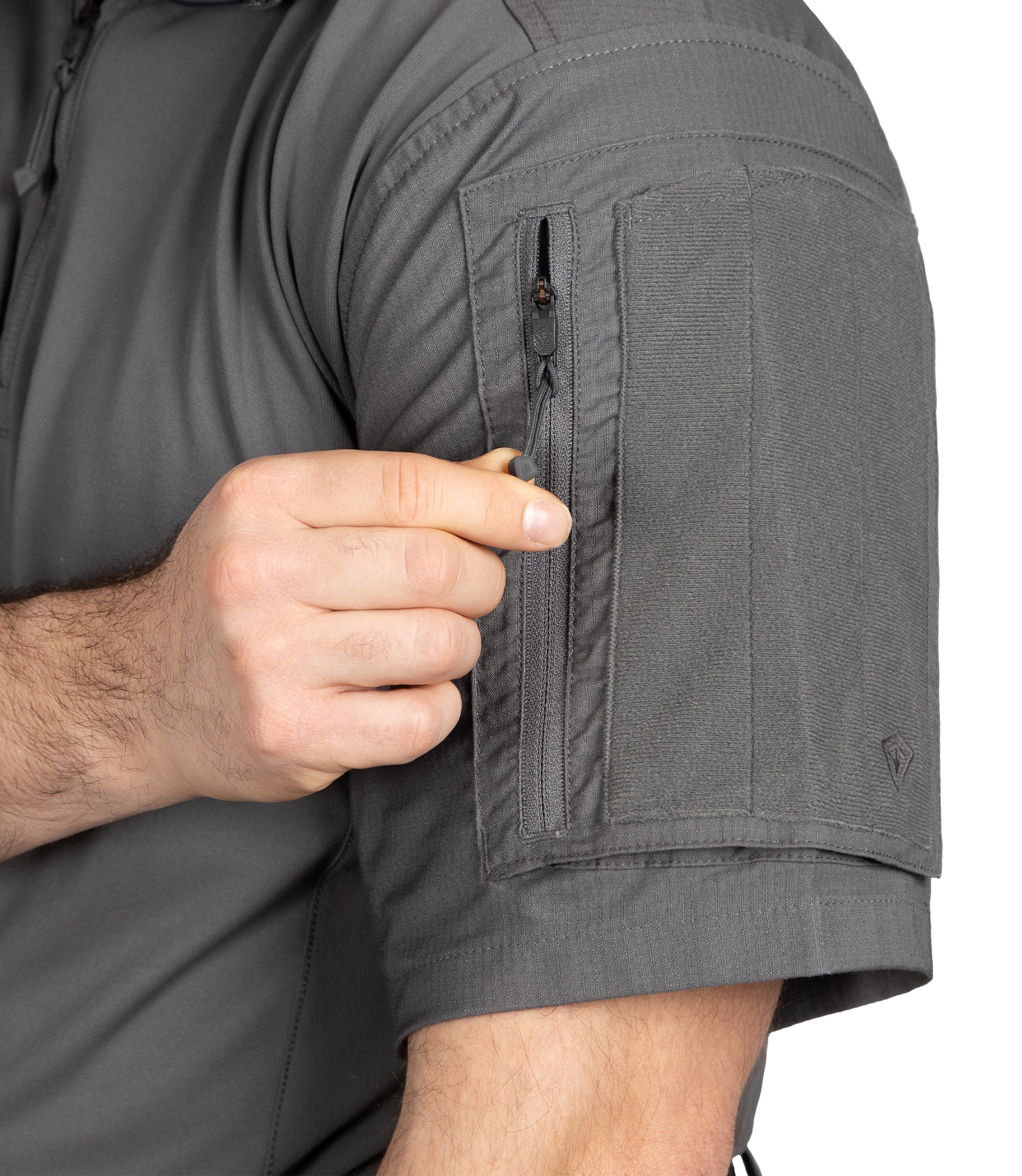 Zipper Pulls and Oversized Pocket on Men's Defender Short Sleeve Shirt in Wolf Grey |color_wolf grey