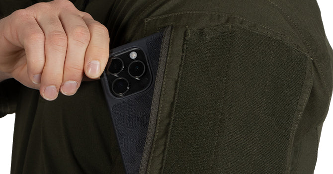 Close-up of Oversized Pocket feature on the Defender Short Sleeve Shirt in OD Green