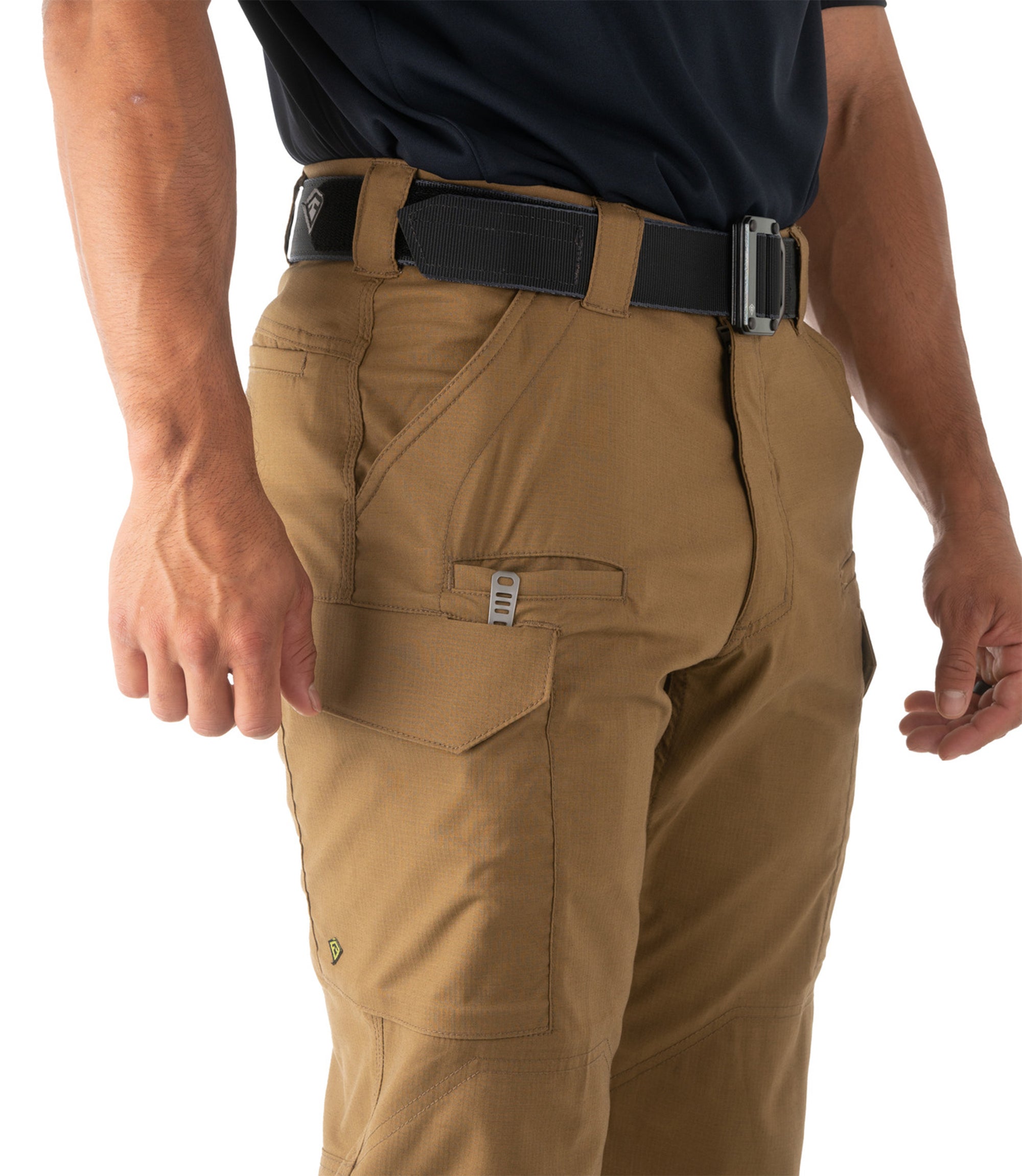 Pocket of Mens V2 Tactical Pants in Coyote Brown |color_coyote brown