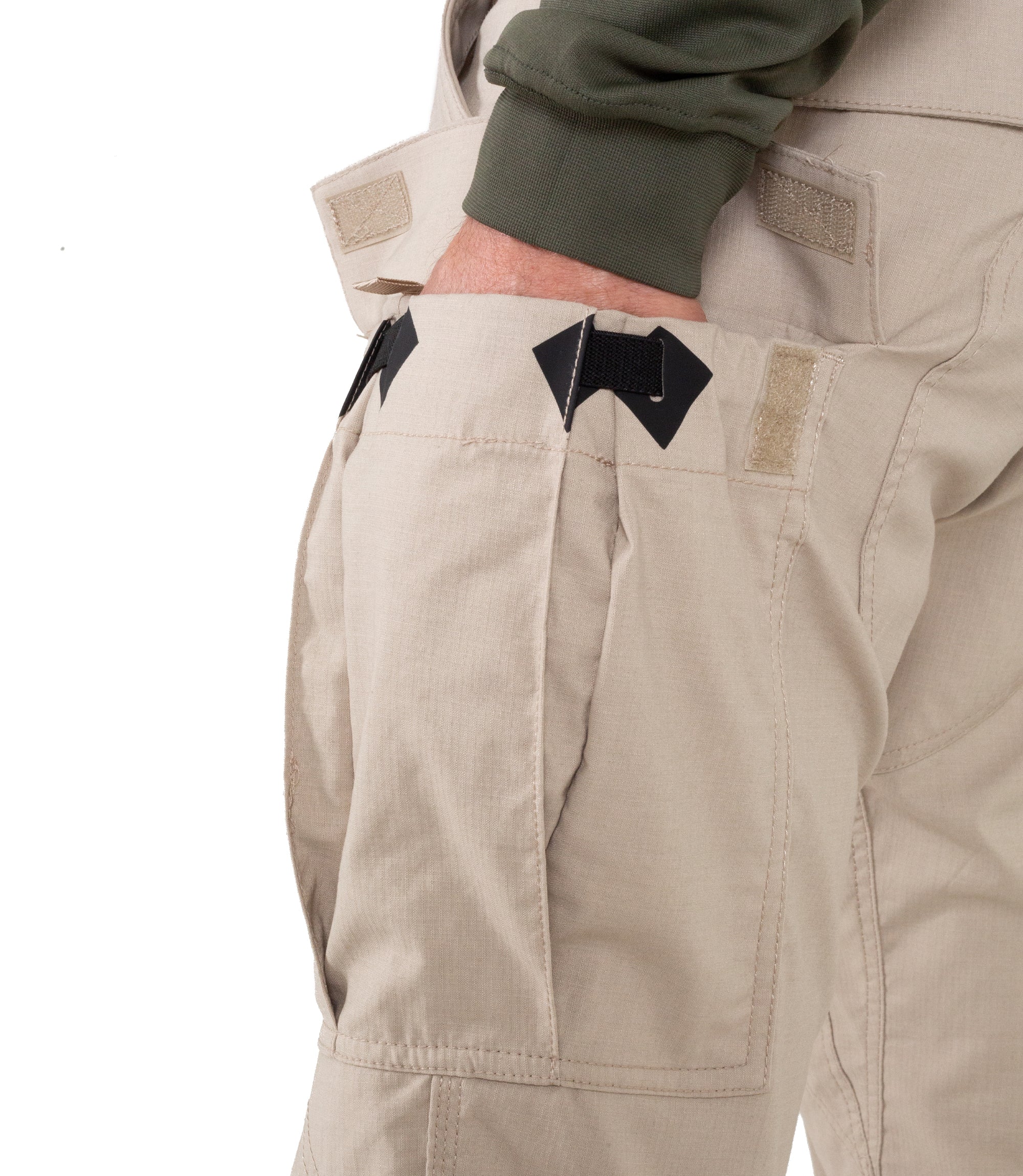 Pocket of Men's V2 BDU Pant in Khaki |color_khaki