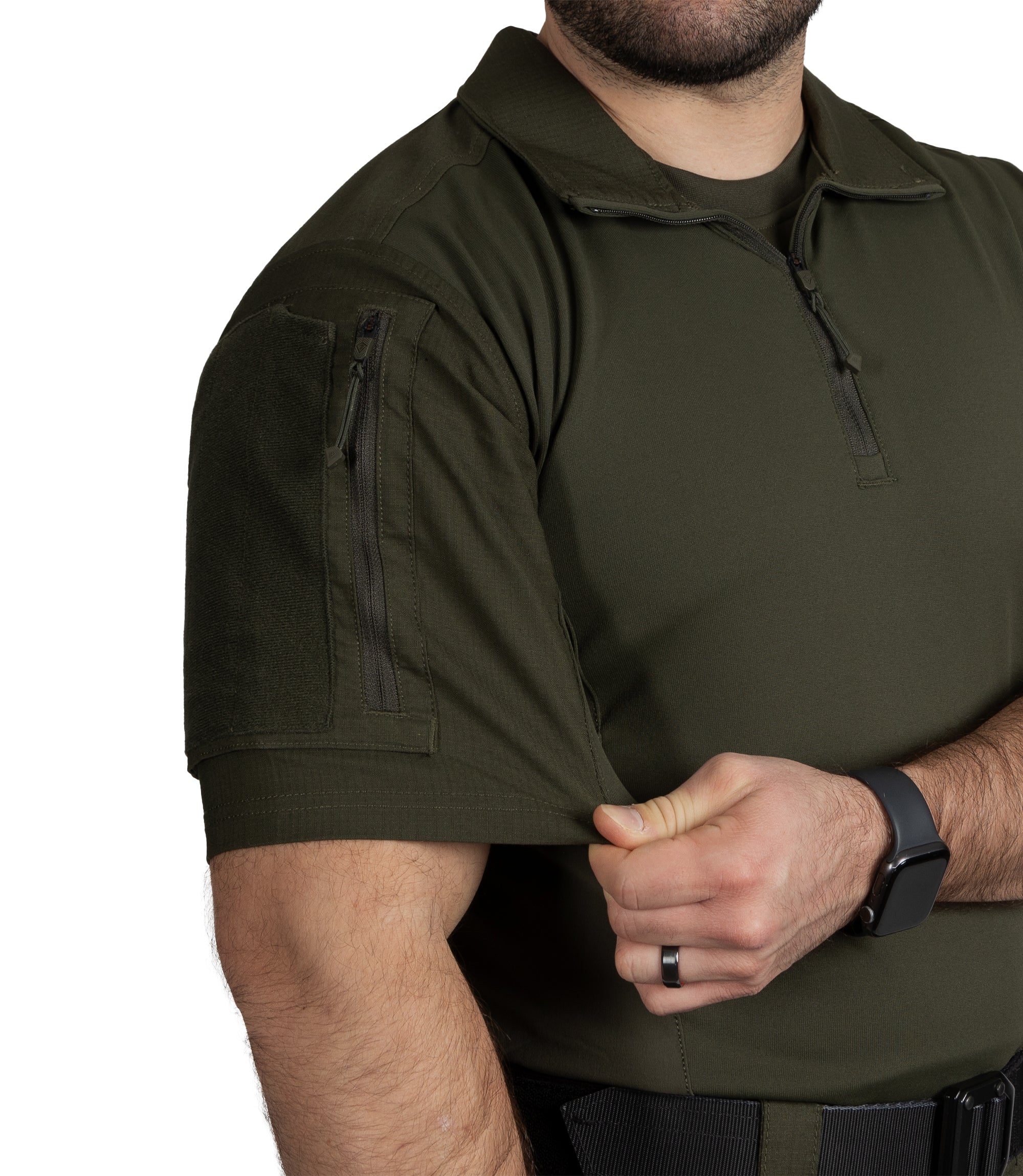 Fabric Pull of Defender Short Sleeve Shirt in OD Green |color_OD Green