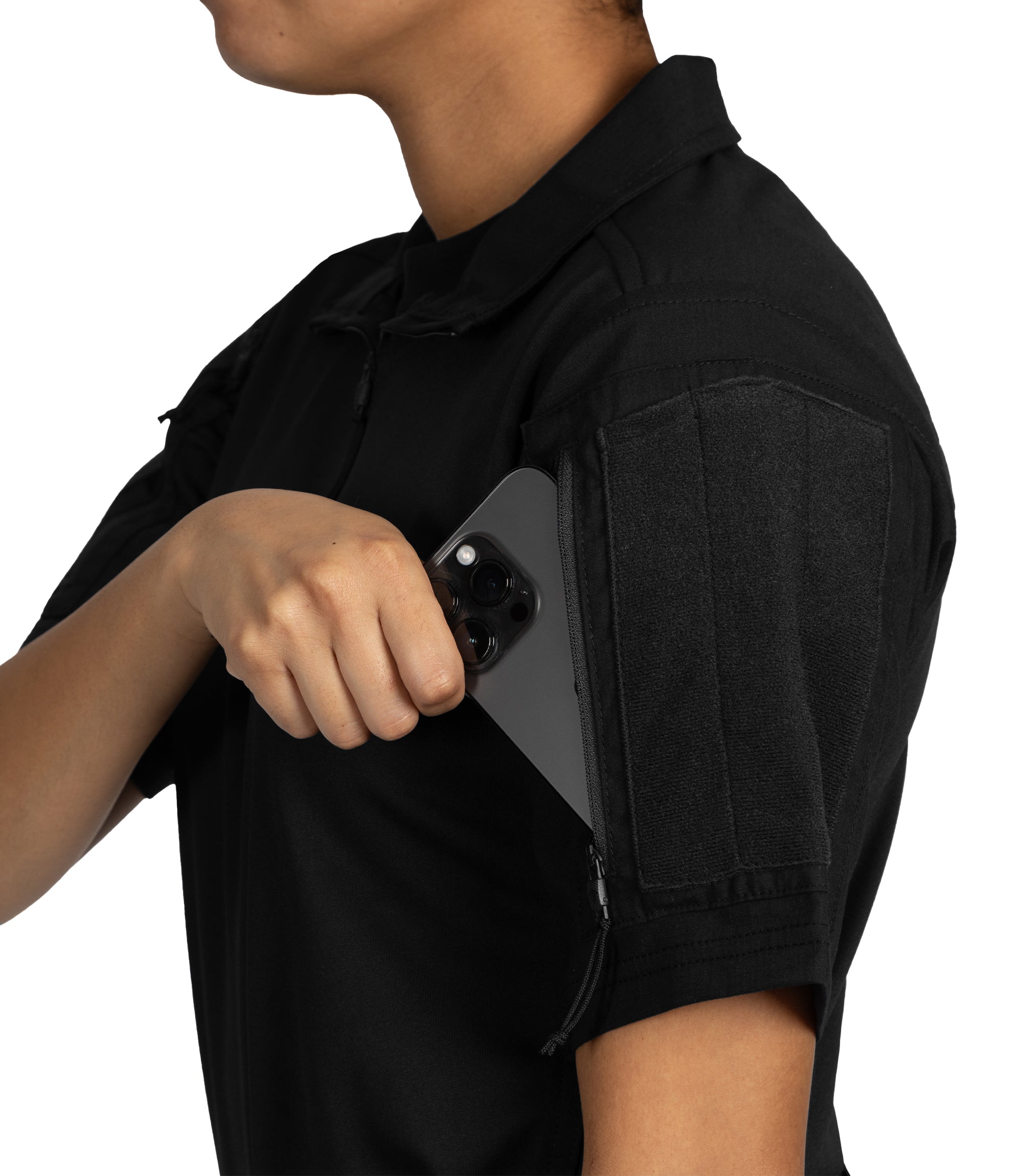 Close-Up of pocket on Women's V2 Responder SS Shirt in Black |color_black