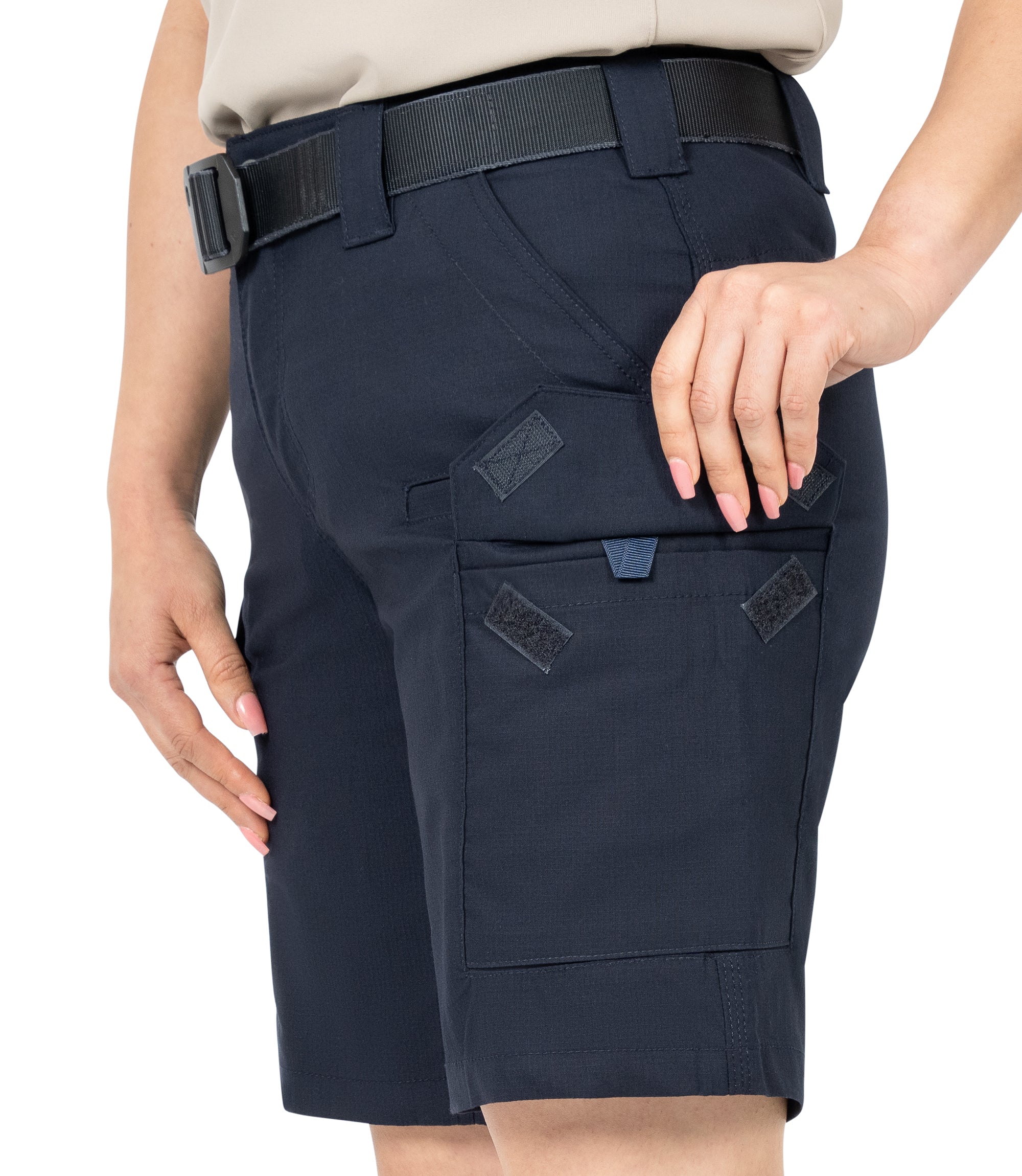 Close-up view of opened cargo pocket |color_midnight navy
