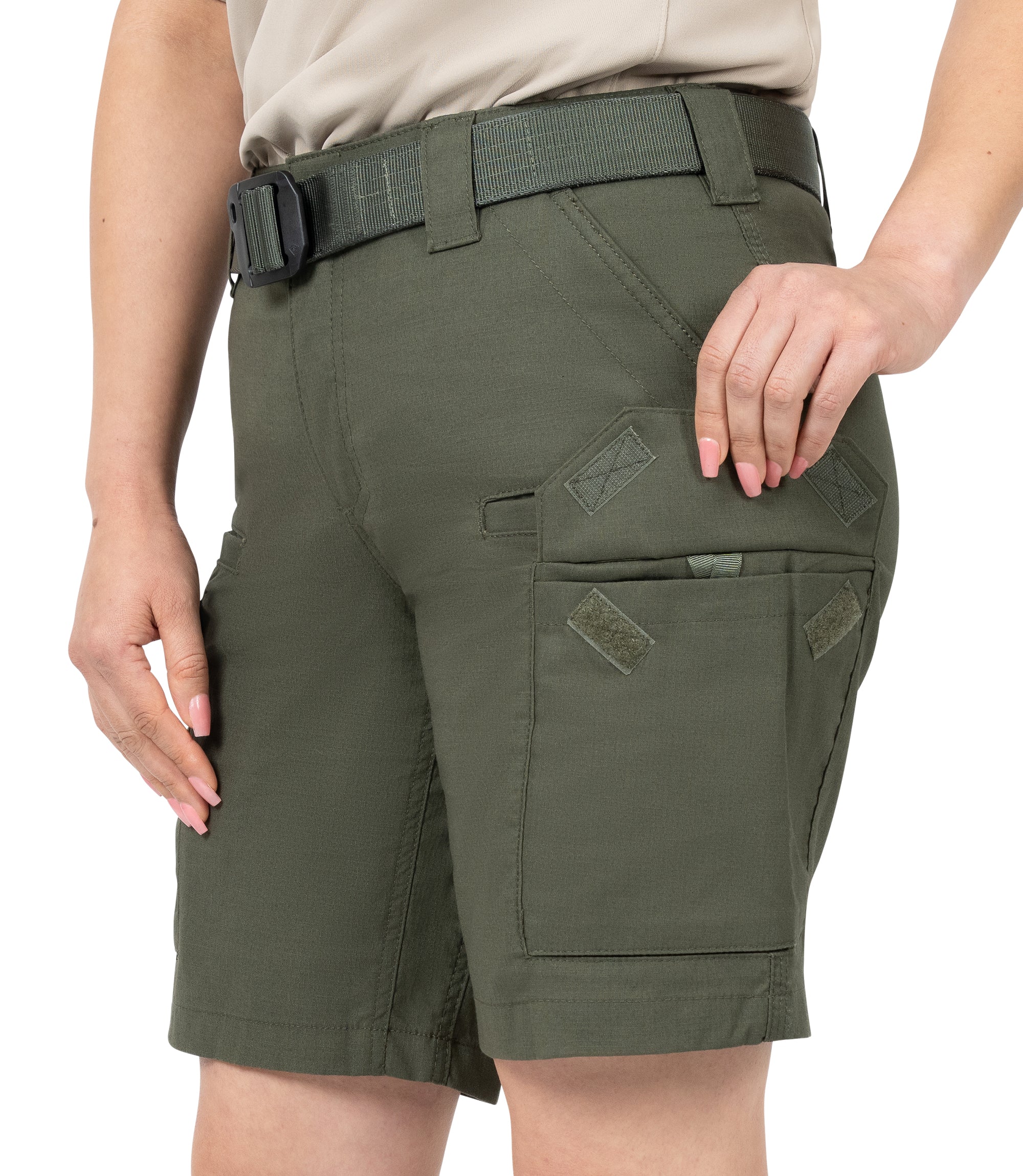 Close-up view of opened cargo pocket |color_OD Green