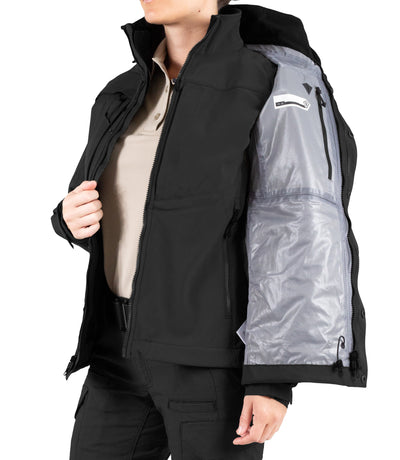 Front Softshell Jacket Zipper of Verizon Crisis Response Women’s Tactix System Parka in Black